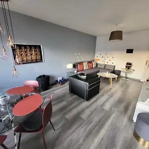 Appartement Tichnich - 2 Bedrooms - 1 Min Away From Train Station